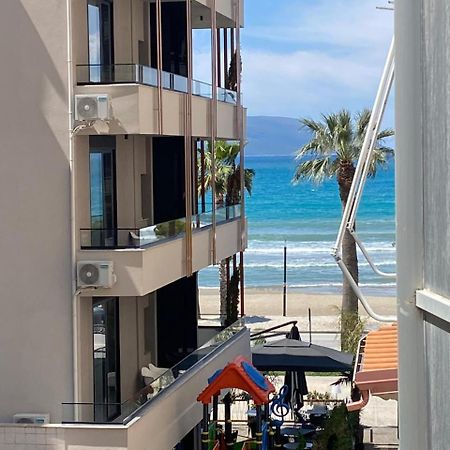 Apartment Me Qera Lungomare Vlore Medem1 Bagian luar foto