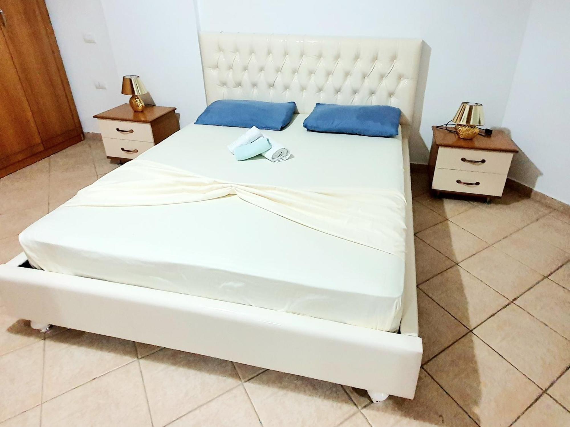 Apartment Me Qera Lungomare Vlore Medem1 Bagian luar foto