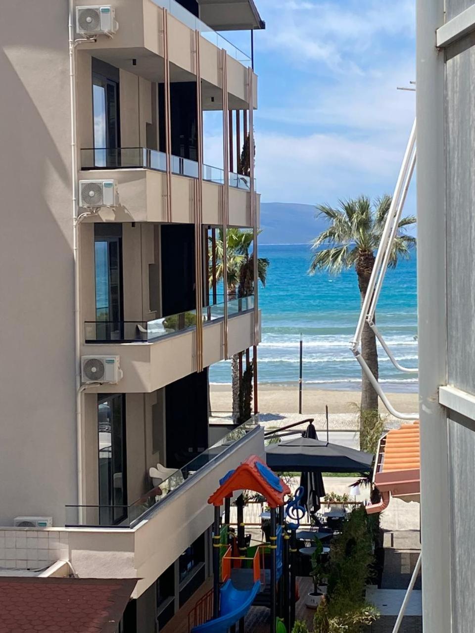 Apartment Me Qera Lungomare Vlore Medem1 Bagian luar foto